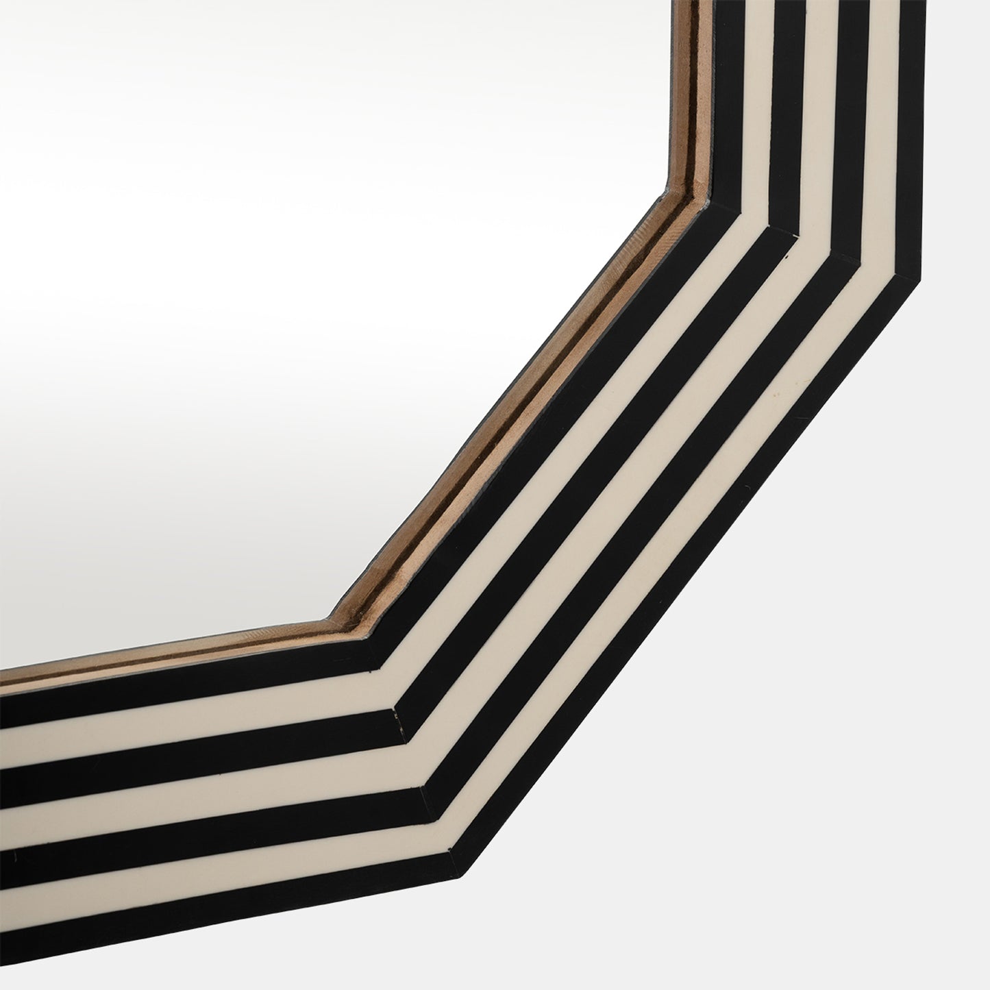 Resin 24x24 Octagon Mirror Blk/wht